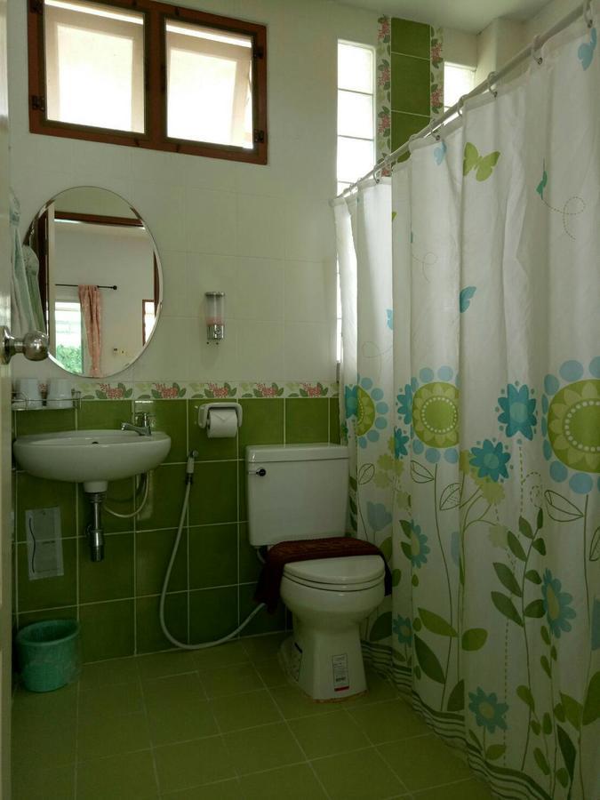 2N Guesthouse ペッチャブリー エクステリア 写真