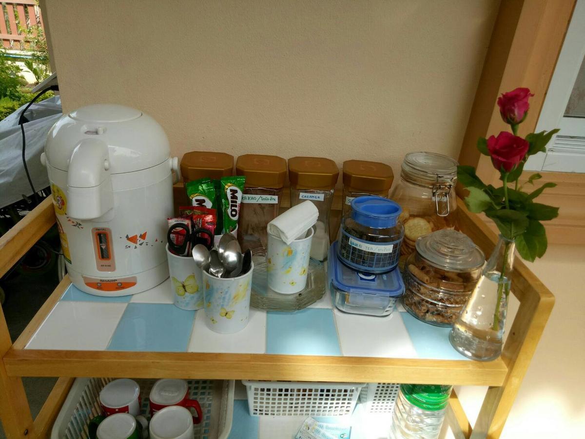 2N Guesthouse ペッチャブリー エクステリア 写真