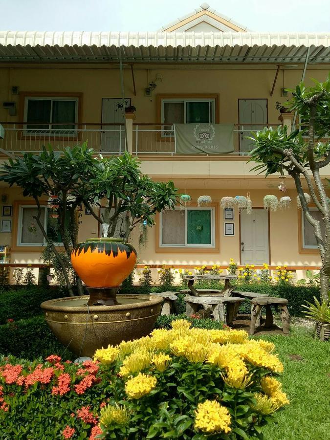 2N Guesthouse ペッチャブリー エクステリア 写真