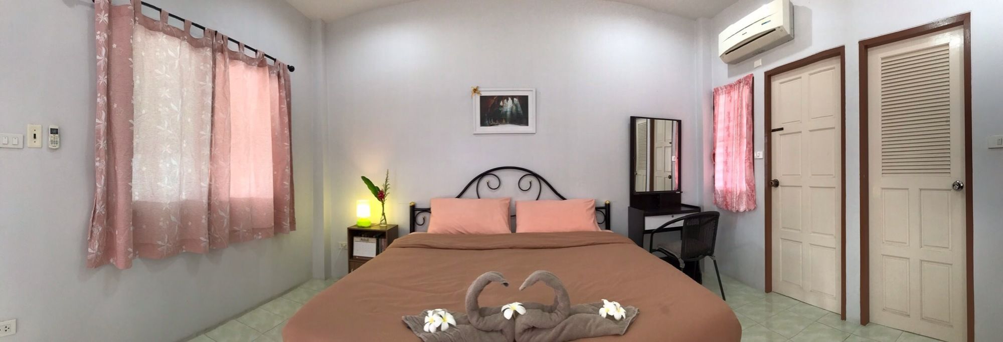 2N Guesthouse ペッチャブリー エクステリア 写真